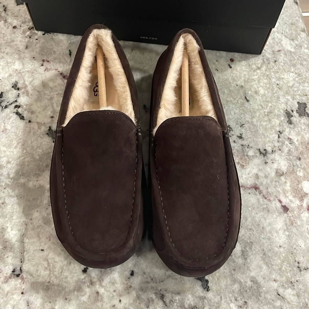 UGG men’s Ascot slipper